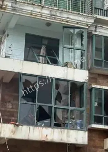 海口男子回家门窗被吹走